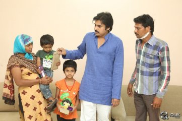 Pawan Kalyan Meets His Fan Karuna Srinivas